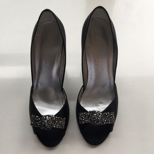 Anne Klein Shaw Pump